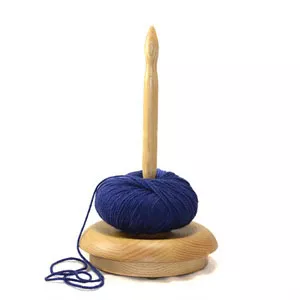 ChiaoGoo Yarn Butler | holder for cakes and balls of yarn | Gift | Knit | Spin - Click Image to Close