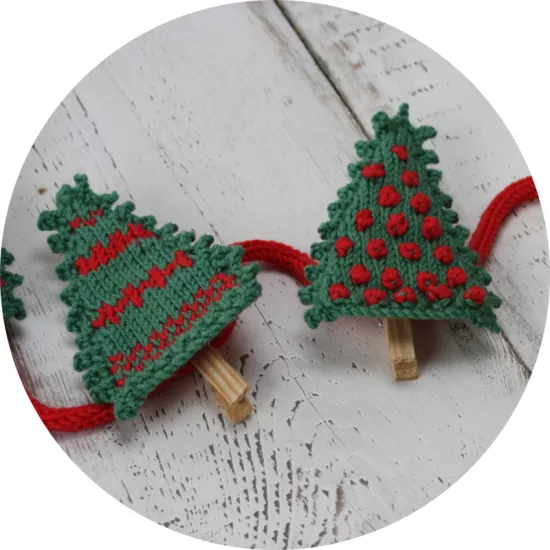 Christmas Card Display Knitting Kit - Click Image to Close