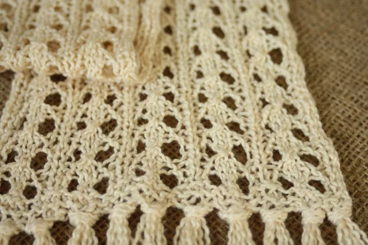 Rib and Lace Skinny Scarf Knitting Kit - Click Image to Close