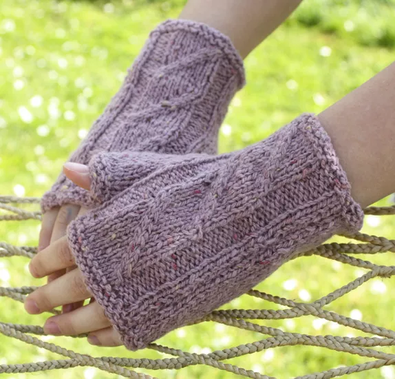 Tower of Song Fingerless Mittens Kit - Click Image to Close