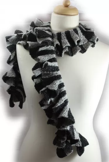 Striped Twirly Scarf Knitting Kit - Click Image to Close