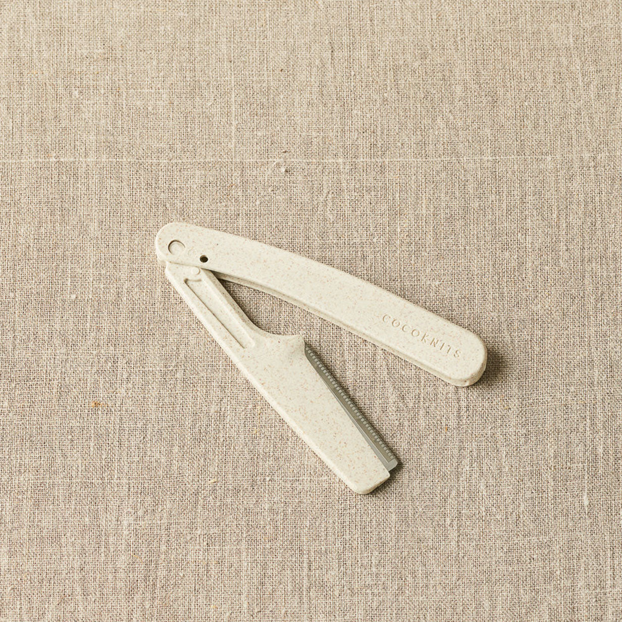 Cocoknits fuzz off comb