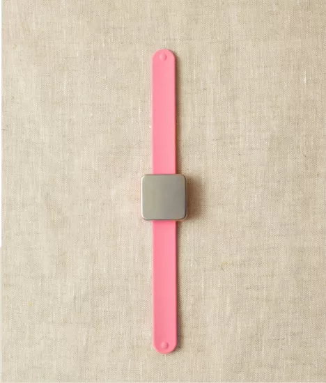 Maker's Keep | magnetic wrist band | crafters bracelet | knitting gift - Click Image to Close