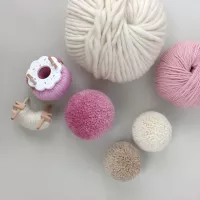 Donut Pom Maker - Medium - Vanilla