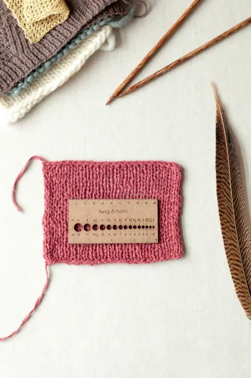 Small Gauge Ruler | Swatch Ruler | Needle Sizer | Knitting Gift | Notion - Click Image to Close