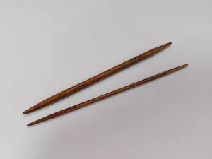 Albizia Cable Needles - 3mm and 5mm