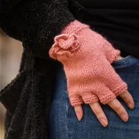 Angora 50 Flower Motif Fingerless Gloves Kit