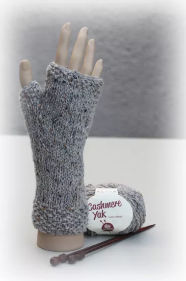 Cashmere and Yak Fingerless Mittens Kit - Click Image to Close