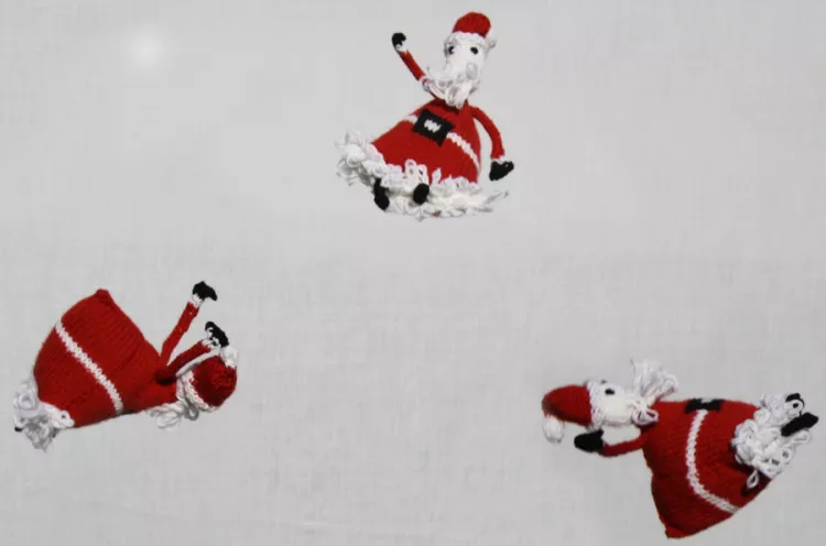 Juggling Santas Kit - Click Image to Close