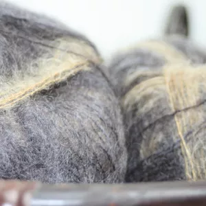 70% Superfine Kid Mohair 30% Silk - clyro 25g