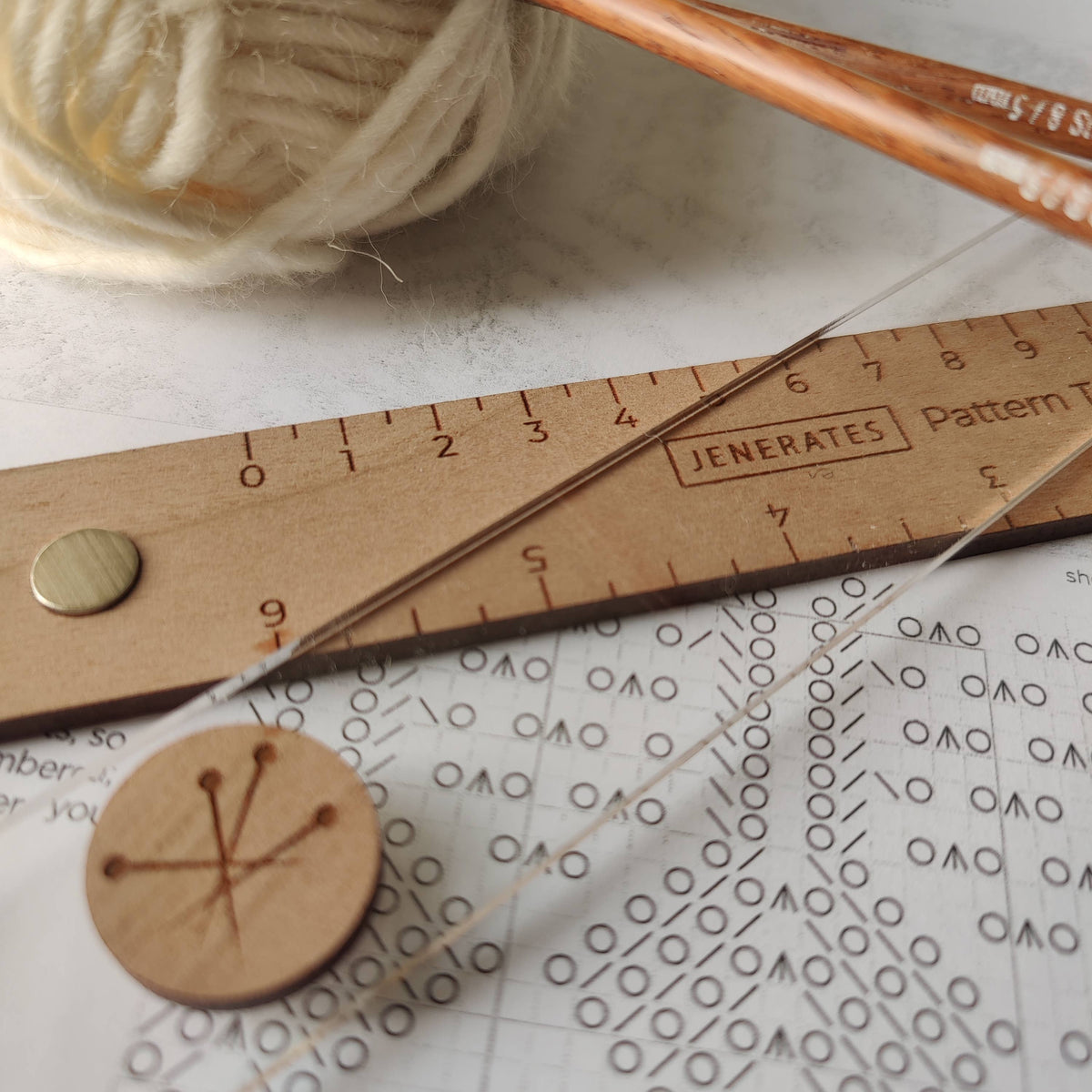 Jenerates Magnetic Knitting Pattern Tracker | Wood & Acrylic