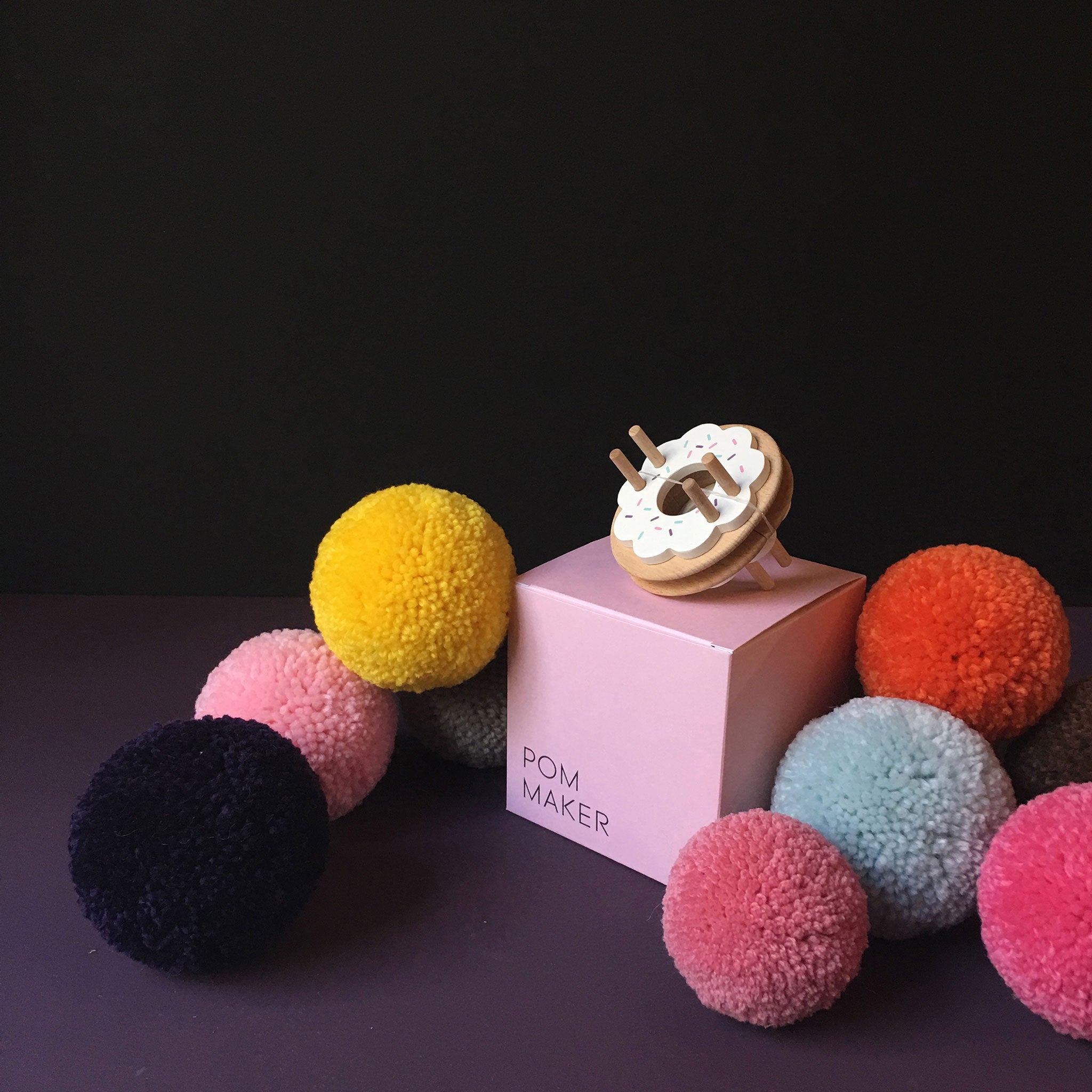 Donut Pom Maker - Medium