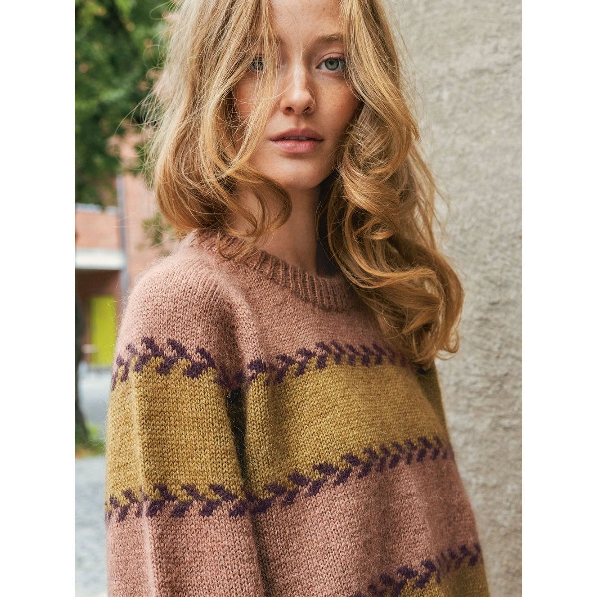 Astrid Women's Sweater 2510-05 | Printed Knitting Pattern